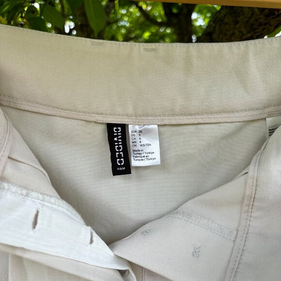 Ivory Pleated Mini Skirt - Picture 4 of 5